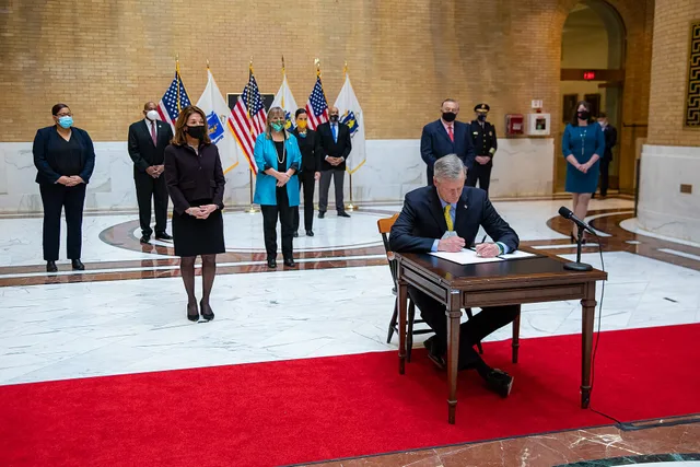 Governor Baker signs police reform legislation Governor Charlie Baker and Lt. Governor Karyn Polito join legislators and public safety officials to participate in a ceremonial signing of S.2963, “An Act Relative to Justice, Equity and Accountability in Law Enforcement in the Commonwealth,” at the St. Four ways to justify a decision, how to tell which one is in the room, and where each fails